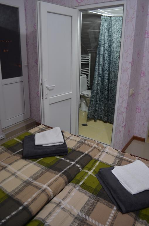 Alex'S Cosy Guesthouse 第比利斯 客房 照片