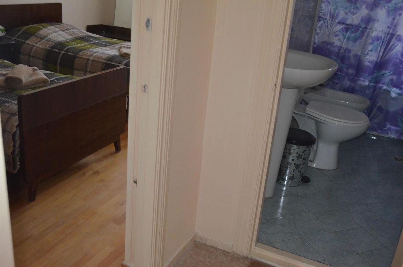 Alex'S Cosy Guesthouse 第比利斯 客房 照片