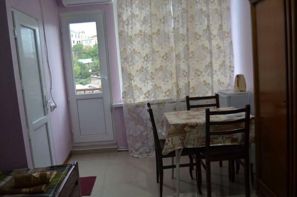 Alex'S Cosy Guesthouse 第比利斯 外观 照片